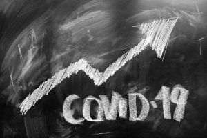 Numărul cazurilor de Covid-19 a crescut cu aproape 41% într-o săptămână